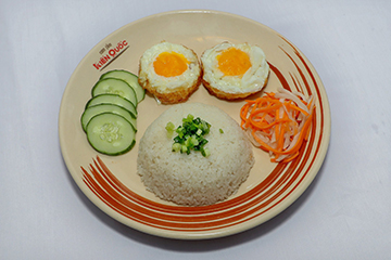 Cơm trứng